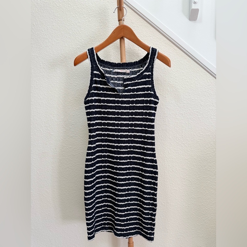 Chelsea & Violet Navy Blue & White Stripped Sleeveless Dress Women’s Size Small